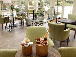 Wroxton House