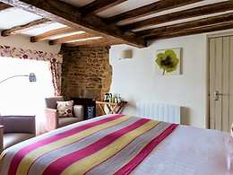 Wroxton House